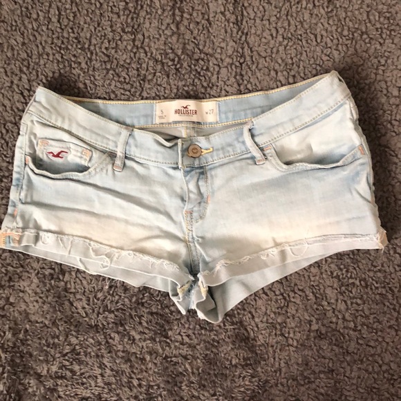 Hollister light-wash denim shorts - Picture 1 of 3